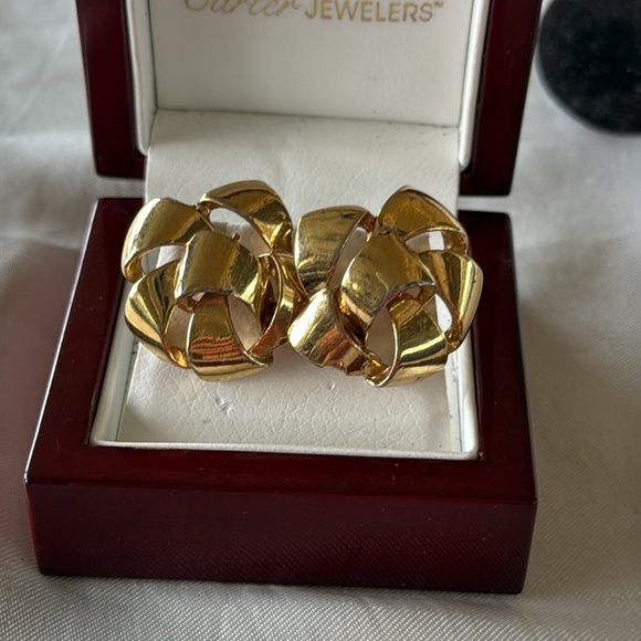 Vintage Gold Tone Textured Statement Earring Set Bow Button, Hoops & Drop Design - Picture 5 of 16